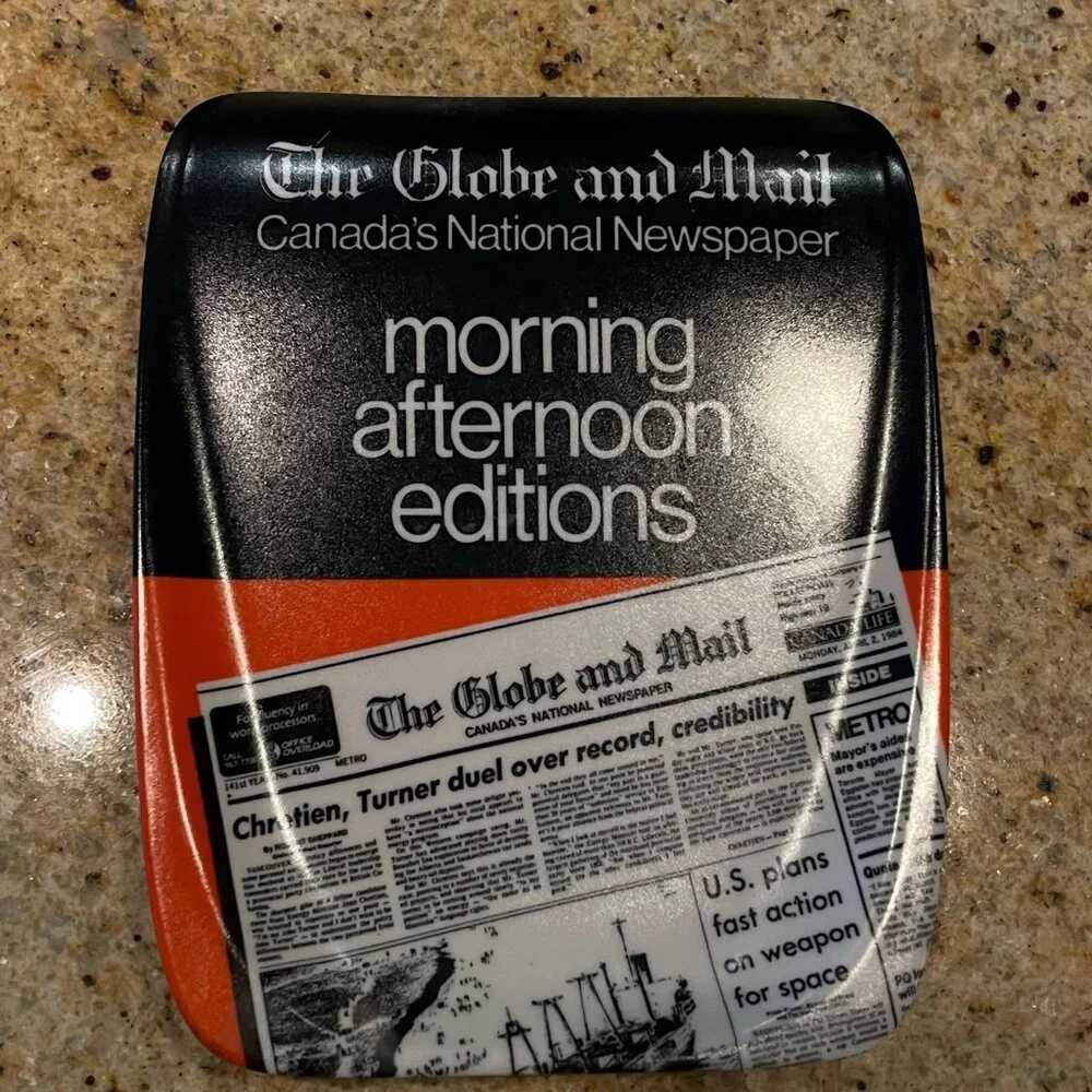 Vintage Globe & Mail trinket plate - Picture 3 of 9